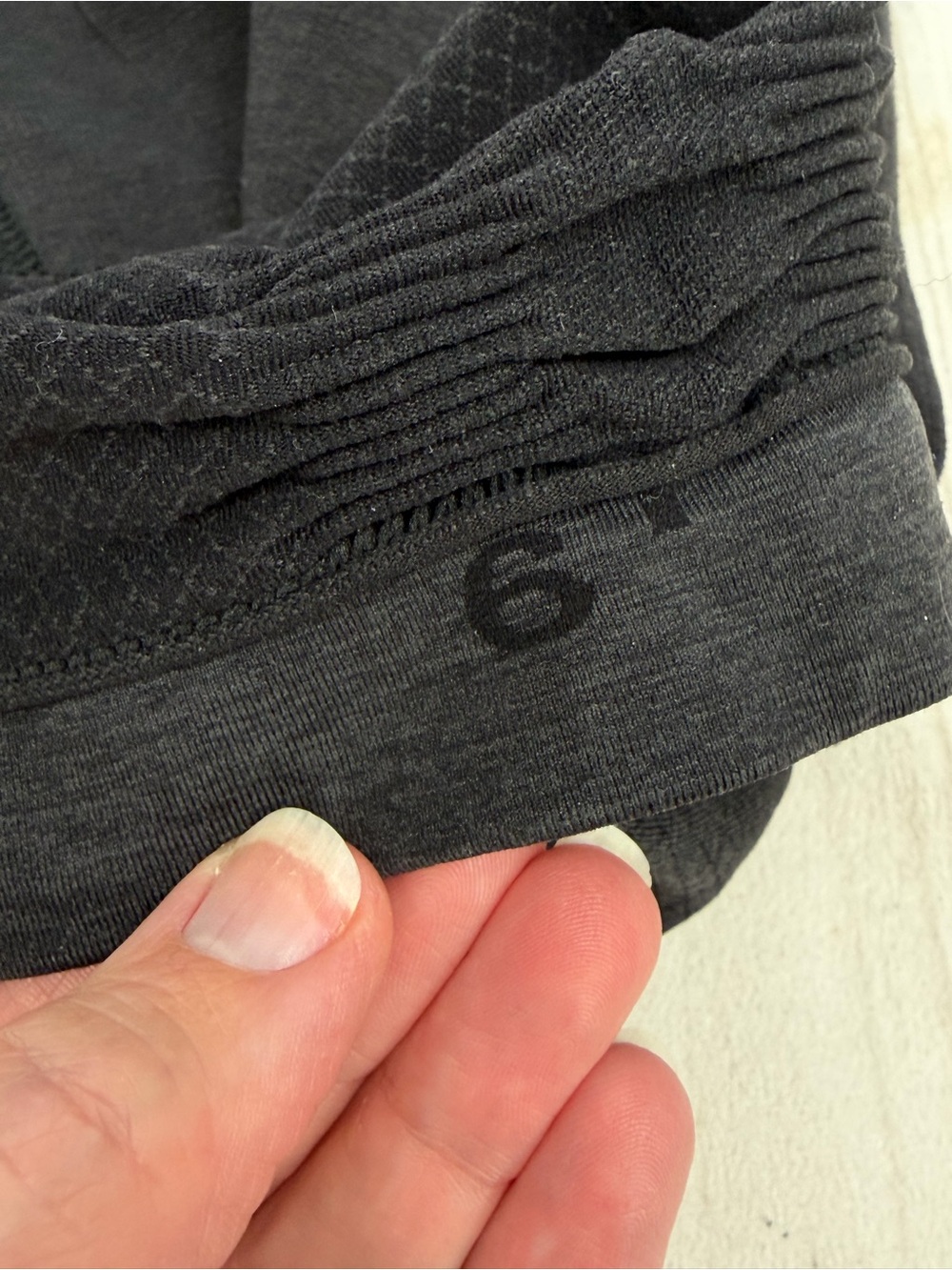 Lululemon In The Flow Crop II Heathered Deep Coal Sz 6 - Picture 10 of 16